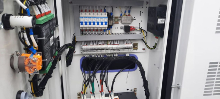 Дизельный генератор  AD-20-Т400 Prof в кожухе со встроенным АВР Дизельный генератор  AD-20-Т400 Prof в кожухе со встроенным АВР