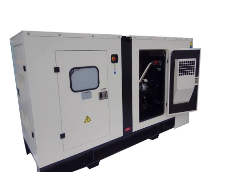 Дизельный генератор  LG138C (100 кВт) в кожухе Дизельный генератор  LG138C (100 кВт) в кожухе