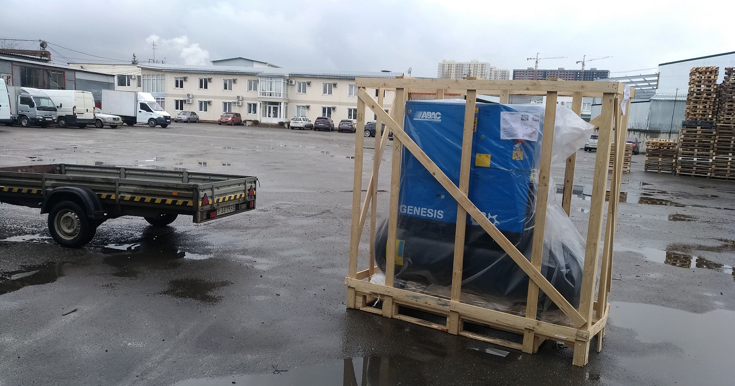 Отгрузка винтового компрессора ABAC Genesis клиенту в Краснодаре